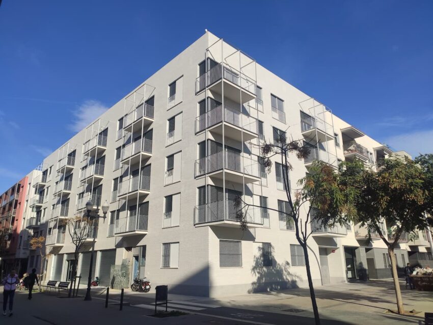 Entregamos 30 viviendas, 2 locales y aparcamiento en Rambla Poblenou (Barcelona)